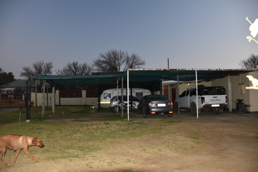 4 Bedroom Property for Sale in Rouxville Free State